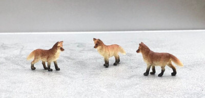 Red Fox Miniatures (3) 1/24 Scale G Scale Diorama Accessory Items