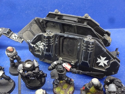 Rhino - beschädigt + Marines Reste der Black Templars - Bild 3 von 4