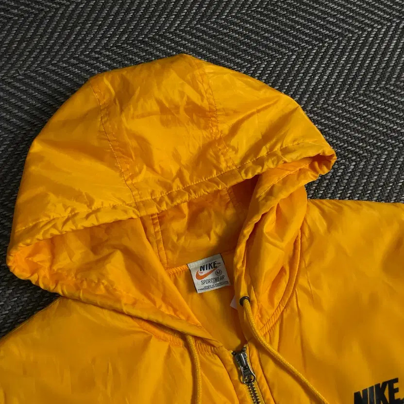 Nike Windrunner Old School Running Jacket, Size M… - image 2