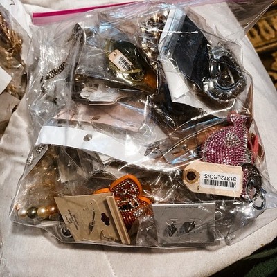 Lot 30 Pieces Mixed New Package Jewelry For Women 226