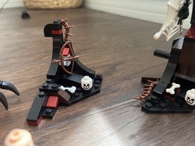 LEGO The Hobbit 79001 Escape from Mirkwood Spiders Incomplete