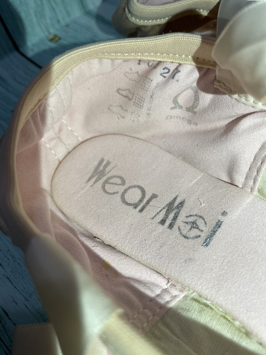 ウエアモア　OMEGA SATIN POINTE SHOES 4 ベージュ ウエアモア OMEGA SATIN POINTE SHOES 4 ベージュ OMEGA SOFT
