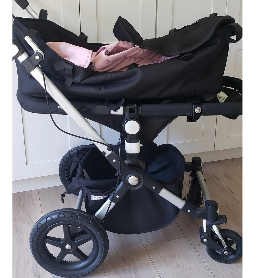 Cochecito Bugaboo Cameleon 3 negro moisés asiento rosa compacto de viaje Foto 3 de 4