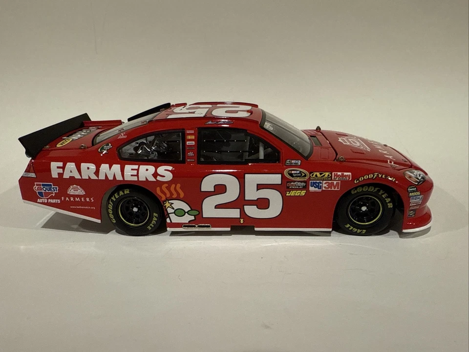 2011 Mark Martin #25 Farmers Insurance 1/24 Diecast - Image 4 of 4