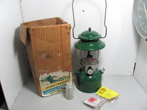 Coleman 201-700 Kerosene Single Mantle Lantern Made In Wichita USA 1981 With Box