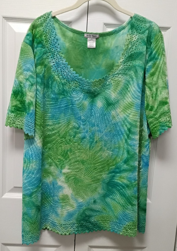 BELLE AMIE Woman's Short Sleeves Aqua & Green Tie-Dye Polyester Tunic -Size 2X