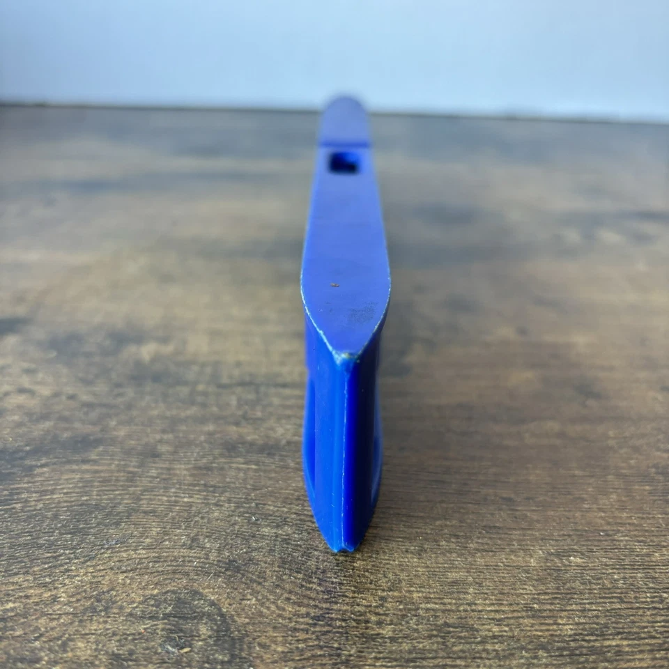 Blue 9” Magnetic 3 Way Surface Level - Image 4 of 4