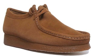 clarks wallabees size 6