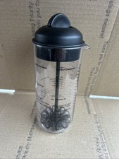 The Pampered Chef Measure Mix and Pour Mixer ...