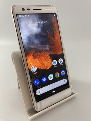 Nokia 3.1 White Unlocked 16GB 5.2'' 13MP Android Touchscreen Smartphone Cracked
