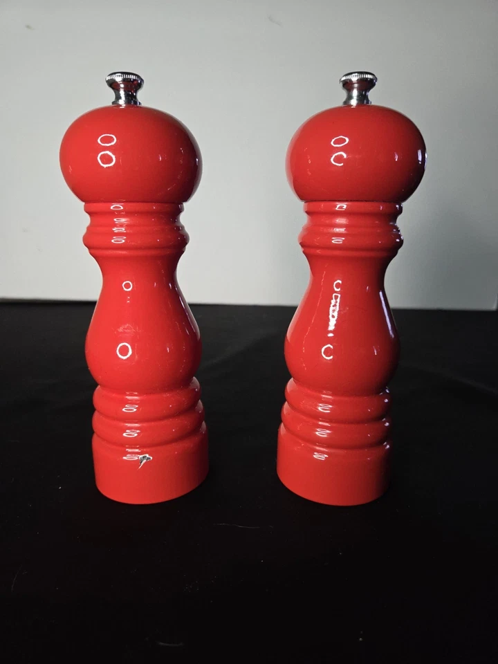 Salero Peugeot Paris Classic, 8-3/4", rojo amapola, sal y pimienta  Foto 3 de 4