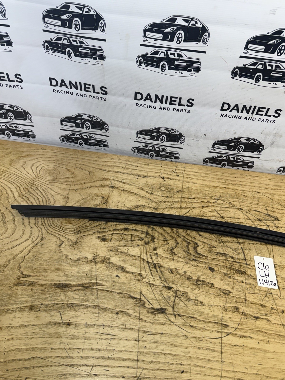 05-13 CHEVROLET CORVETTE C6 FRONT LEFT DOOR BELT MOULDING WEATHER STRIPPING OEM