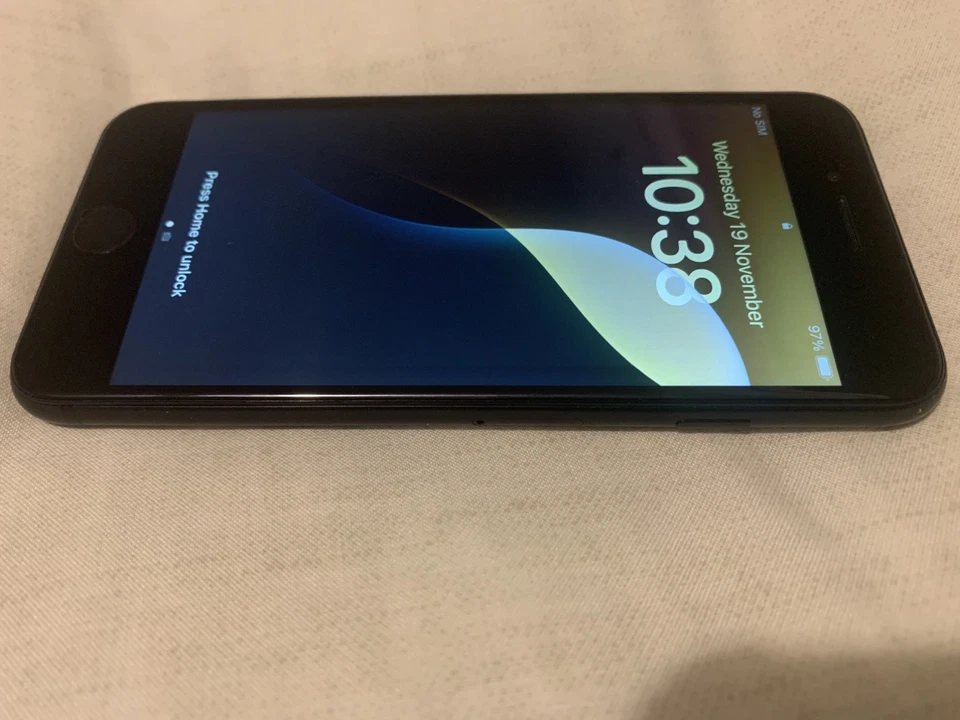 Apple iPhone SE 2020 - 64GB Black A2296 on Vodafone - SUPERB with Extras - Image 4 of 4