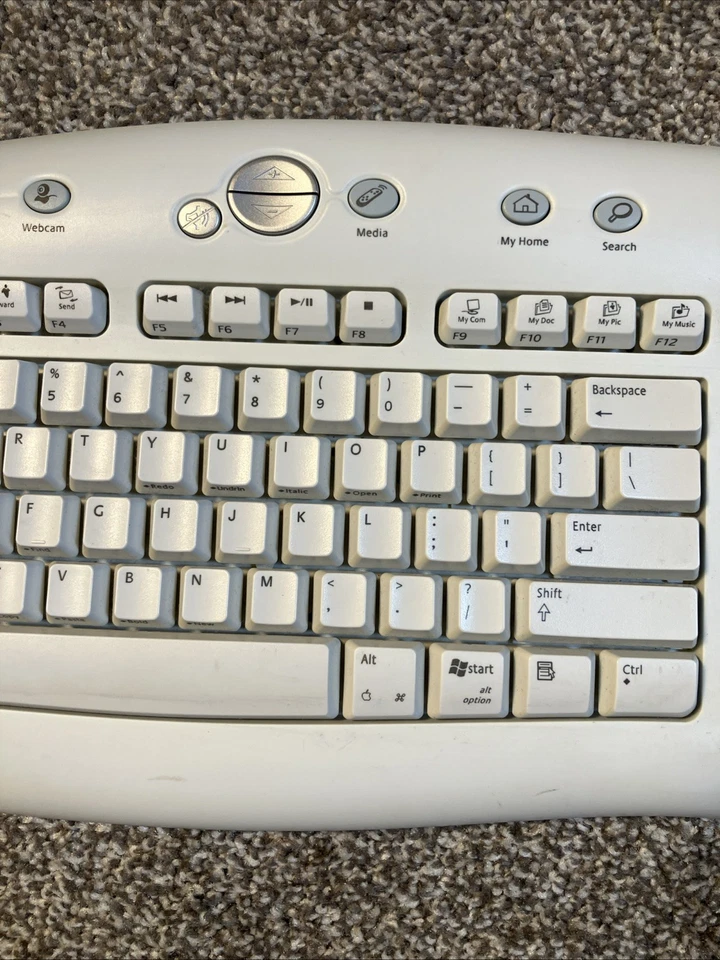 VTG Logitech Keyboard Cordless Y-RH35 No receiver Untested White Board - Image 3 of 4