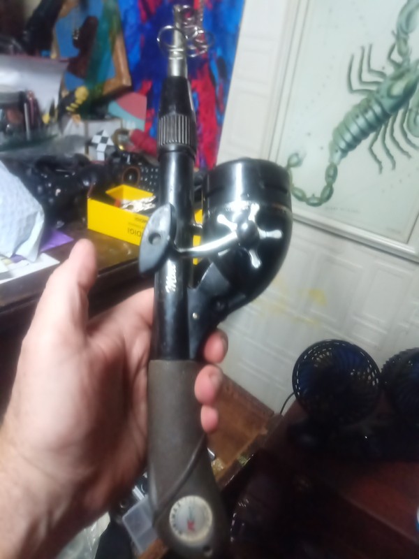 Vintage Mini Max Fishing Outfit Telescopic Rod/Reel Combo . FOR PARTS OR DISPLAY