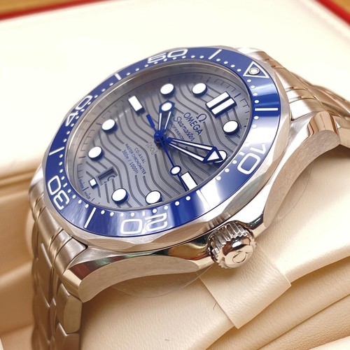 Montre homme Omega Seamaster Diver 300M cadran ondulé gris acier 210.30.42.20.06.001 - Photo 3 sur 7