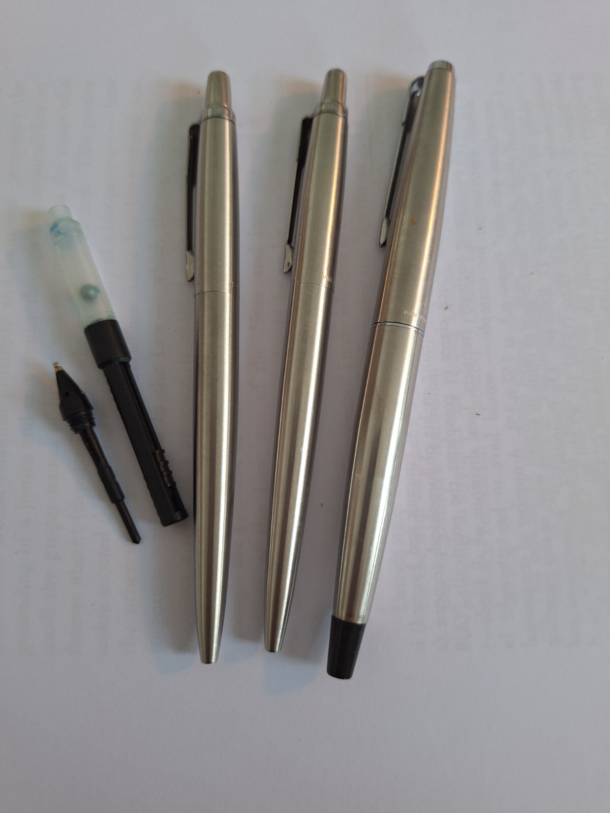 Parker Pen Set Fountain/Cartridge, 2 x Stainless Steel Jotters (Red and