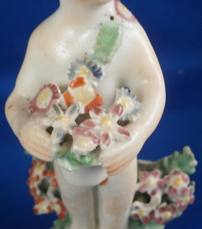 Antigua estatuilla de porcelana con arco del siglo XVIII figura de porcelana Inglaterra inglesa Foto 4 de 4