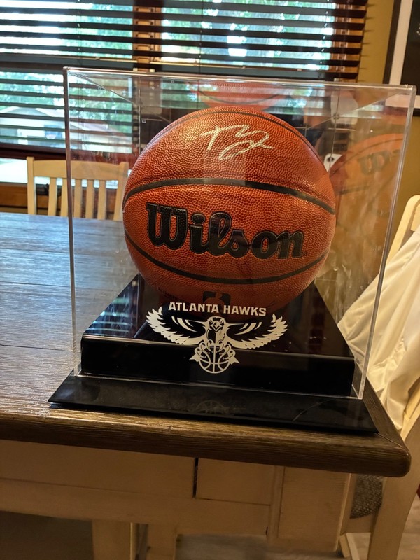 Trae Young Signed Hawks Wilson-basketball with Case