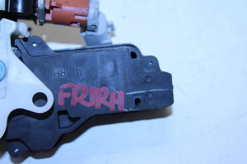 Actuador de cierre de puerta delantero derecho Ford F250 Lariat 2011-2016 doble cabina Foto 4 de 4