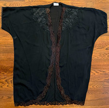 Pierre Cardin Paris Women  s Black Short Sleeve Robe, Lace  Embroidered Trim 36