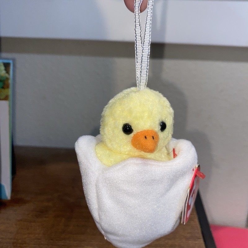 TY Basket Beanie  2001 "Eggbert"  Little Yellow Chick In Egg Silver Hanger MWMT