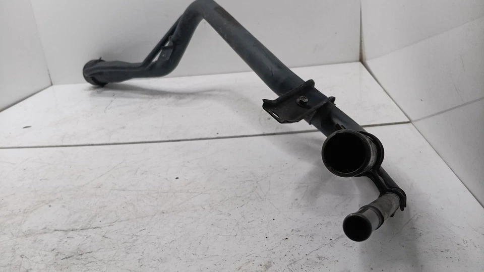 Tubo de manguera de cuello de llenado de combustible 1996 97 98 99 00 Toyota 4 Runner 4Runner Foto 4 de 4