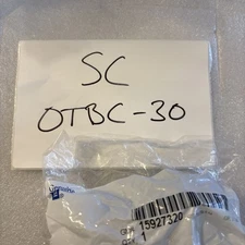 GENUINE GM OEM HEADLIGHT LAMP- ASSEMBLY LOWER SUPPORT RIGHT GMC 15927320