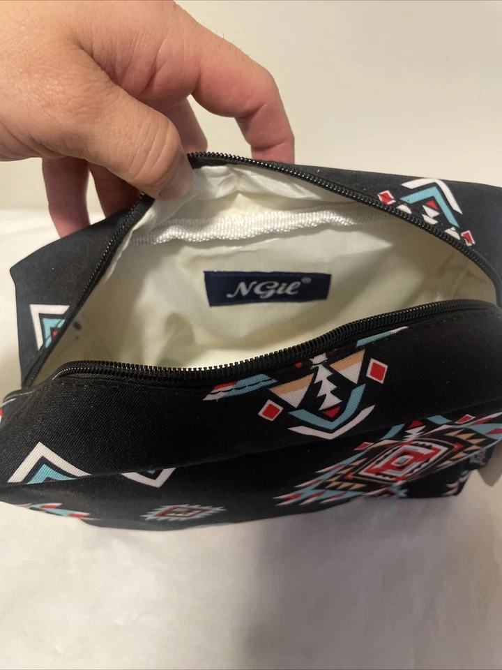 Bolsa de Maquillaje Nativo Americano Tribal NGIL Nueva Con Etiquetas Foto 4 de 4