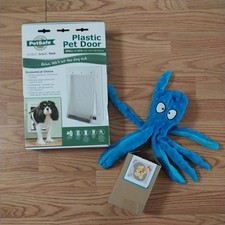 PETSAFE Plastic Pet Door Small 1-15 LBS 5-1/8"x8-1/4" New and A Cute Toy.