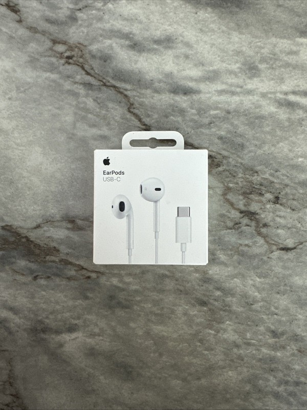 Apple EarPods White In-Ear Headset with USB-C Connector