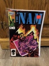 Adesivo Nam Tre su libro ��