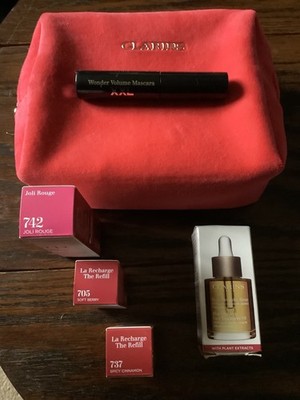 Clarins Joli Rouge Lippenstift Set. Tasche, Etui & 3 volle Nachfüllpackungen, XXL Mascara, Gesicht 