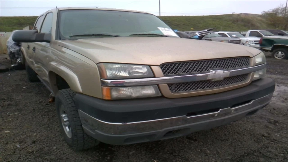 Manija de puerta exterior delantera derecha usada se adapta a: camioneta Chevrolet Silverado 2500 2004 Foto 4 de 4