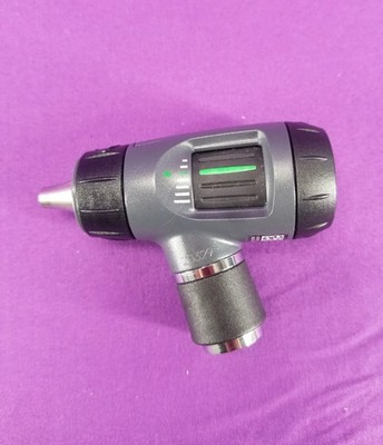 Welch Allyn 23820 MacroView 3.5V Fiber-Optic Otoscope - Working