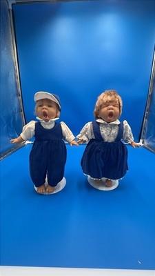 Vintage Berenguer Baby Dolls Lot 2 Crying Yawning 13  Realistic Vinyl w/ Stands