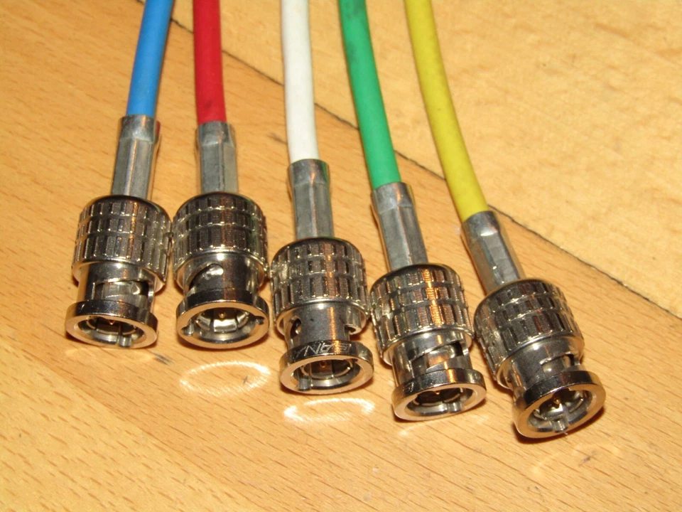 Canare V5-3C 25' Five channel 75 Ohm Coaxial RGBHV BNC/BNC Video Cable - Image 3 of 4