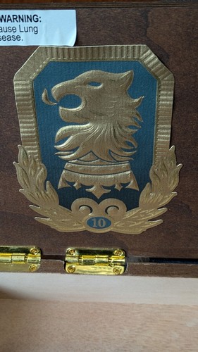 Caja de cigarros de madera Undercrown All Dekk’d Out Drew Estate 10 5x43 Corono Viva *Vacía* - Imagen 12 de 17