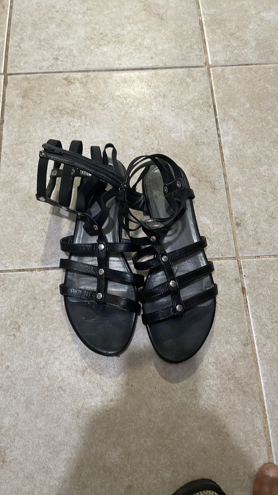 $595 Stuart Weitzman caesar gladiator shoes size … - image 2