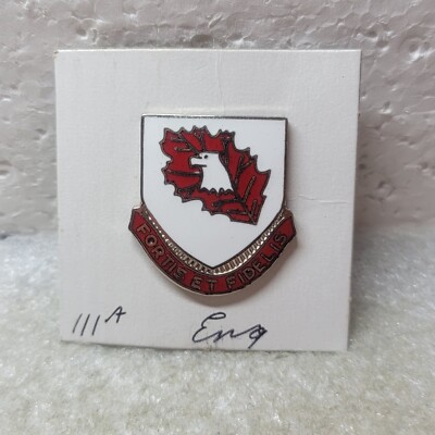 VTG US Army WWII 111th Engineer Battalion Pin Fortis Et Fidelis DI DUI NHM Crest
