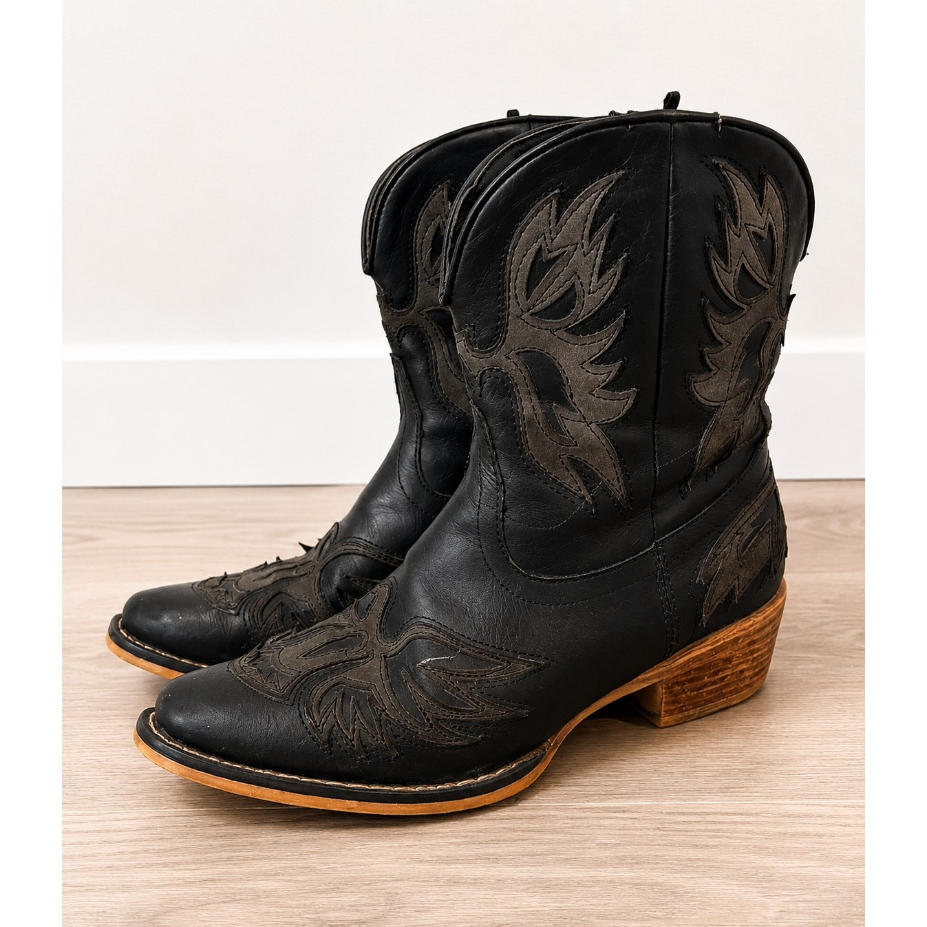 Roper Black Faux Leather Western Cowgirl Boots Womens Size 7 Flawed Mid Calf