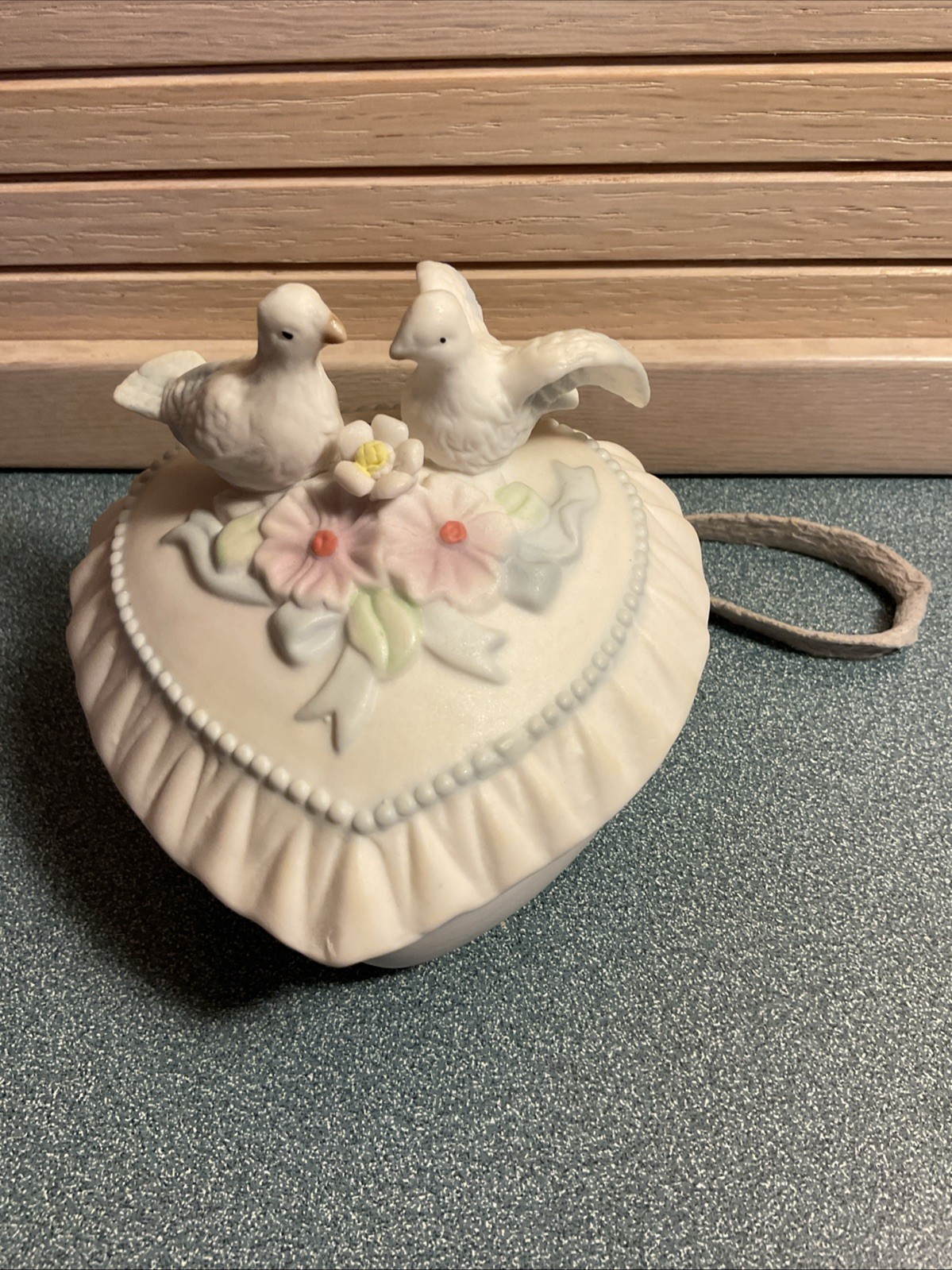Vintage Heart With 2 Doves Trinket Or Jewelry Box