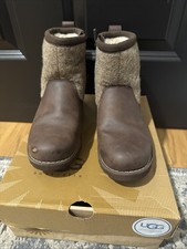 UGG Boys Boots, Almost great condition Size 3