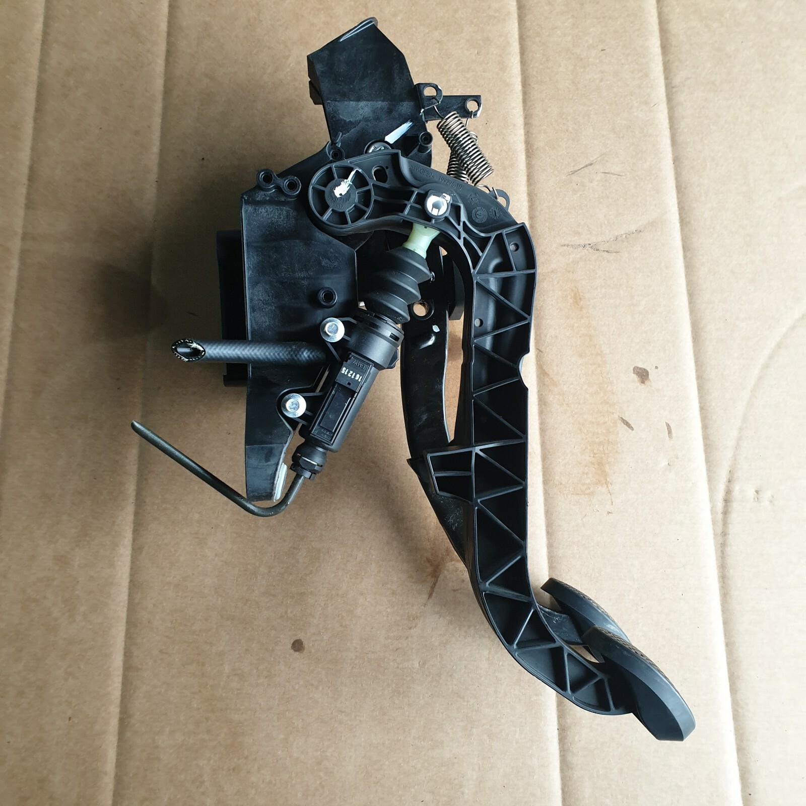 BMW X3 Series E83 Brake Clutch Pedal Set Complete Assembly 3414593 