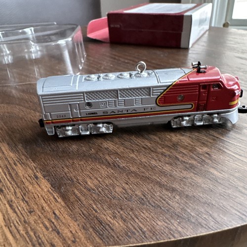 Hallmark Christmas Ornament Lionel 1950 SANTA FE F3 DIESEL LOCOMOTIVE Train NEW - Picture 3 of 7