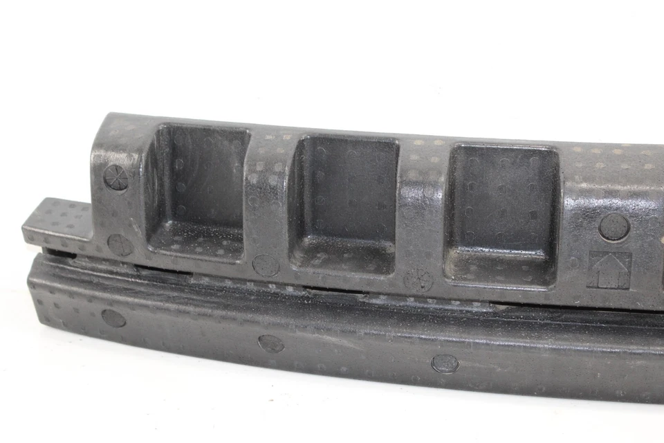 Barra de refuerzo trasera Nissan Juke 2013-2017 OEM Foto 2 de 4