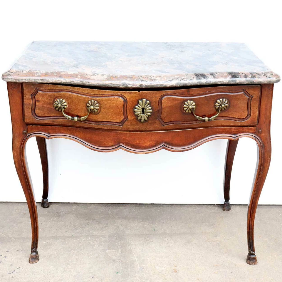 Antigua mesa consola francesa Luis XV con tapa de mármol de nogal frente a lazo c. 1750 Foto 2 de 4