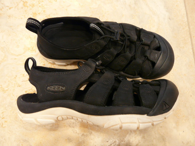 Sandali Keen Newport H2 impermeabili PELLE neri suola bianca uomo tg 7 donna 9