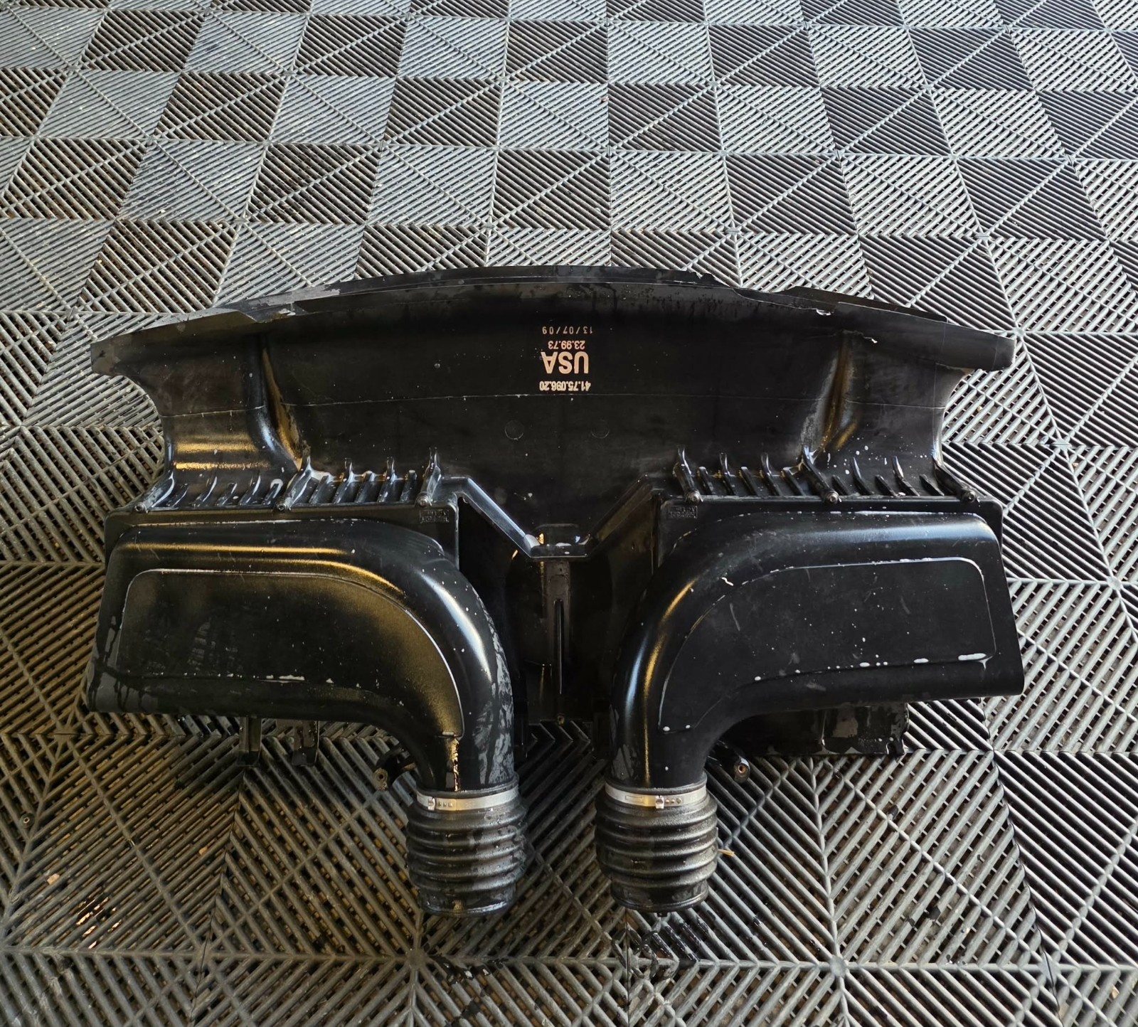 Ferrari California Front Air Intake Filter Duct Guide OEM  08-14