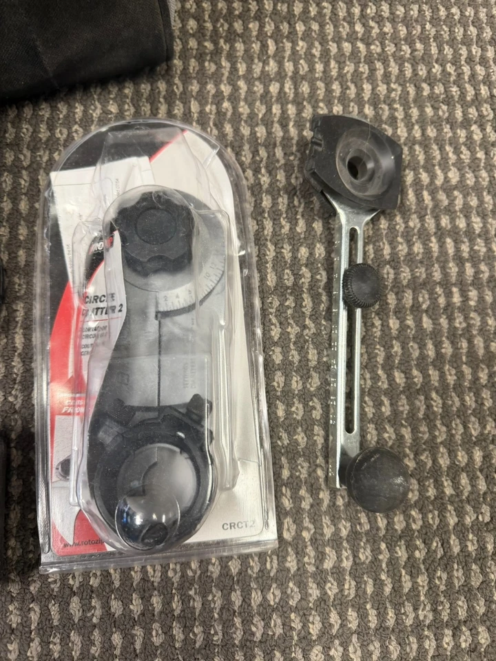 Bosch RotoZip RZ20 Spiral Saw Rotary Tool w/ Attachments, Parts And Bag - Image 4 of 4